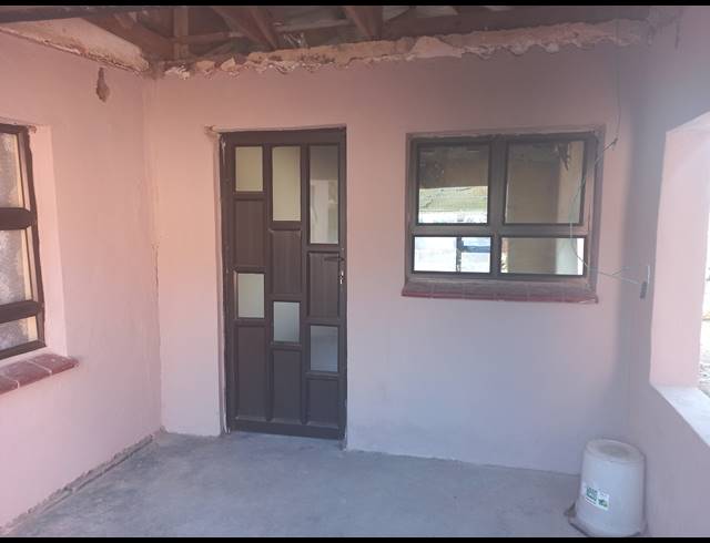 4 BEDROOM HOUSE FOR SALE IN UMLAZI C